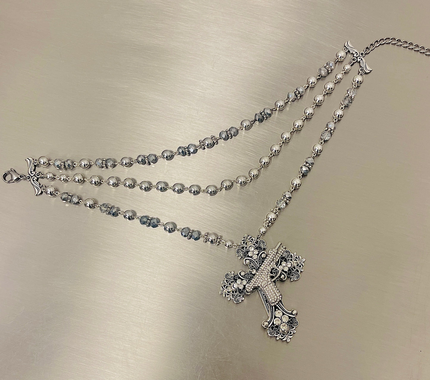 “La Belle Dangereuse” 3Dcross Choker