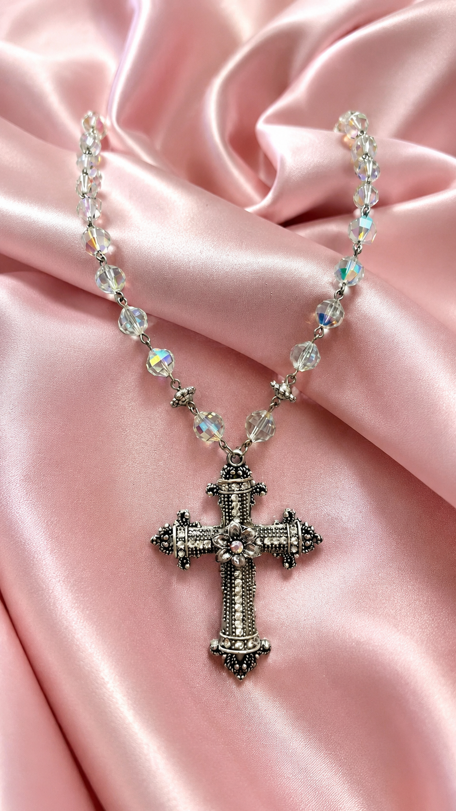 “La Fleur” on Aurora Borealis Rosary Chain