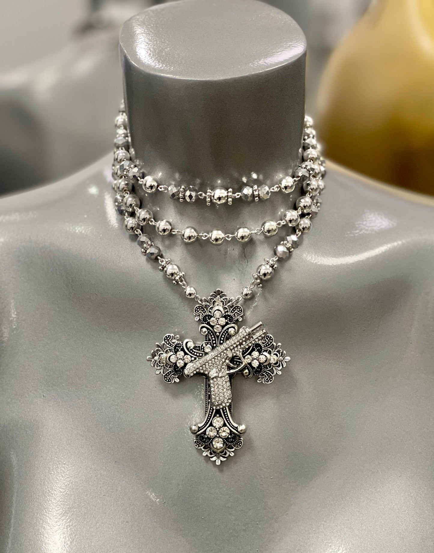 “La Belle Dangereuse” 3Dcross Choker