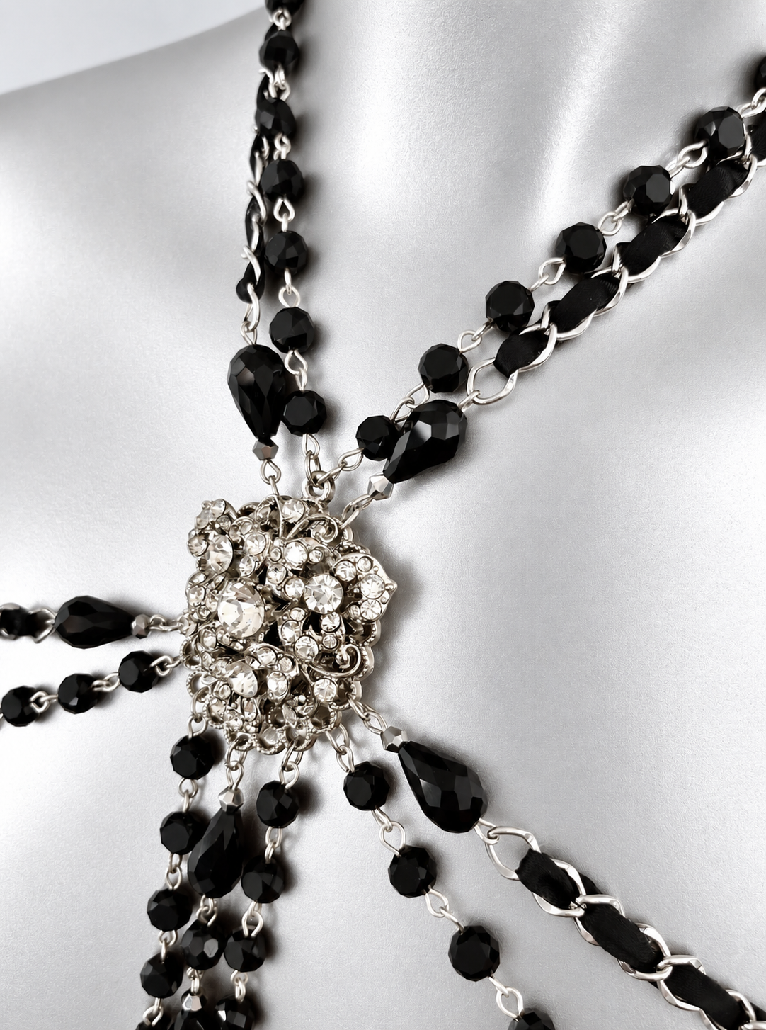 “Black Diamond” Décolletage Harness