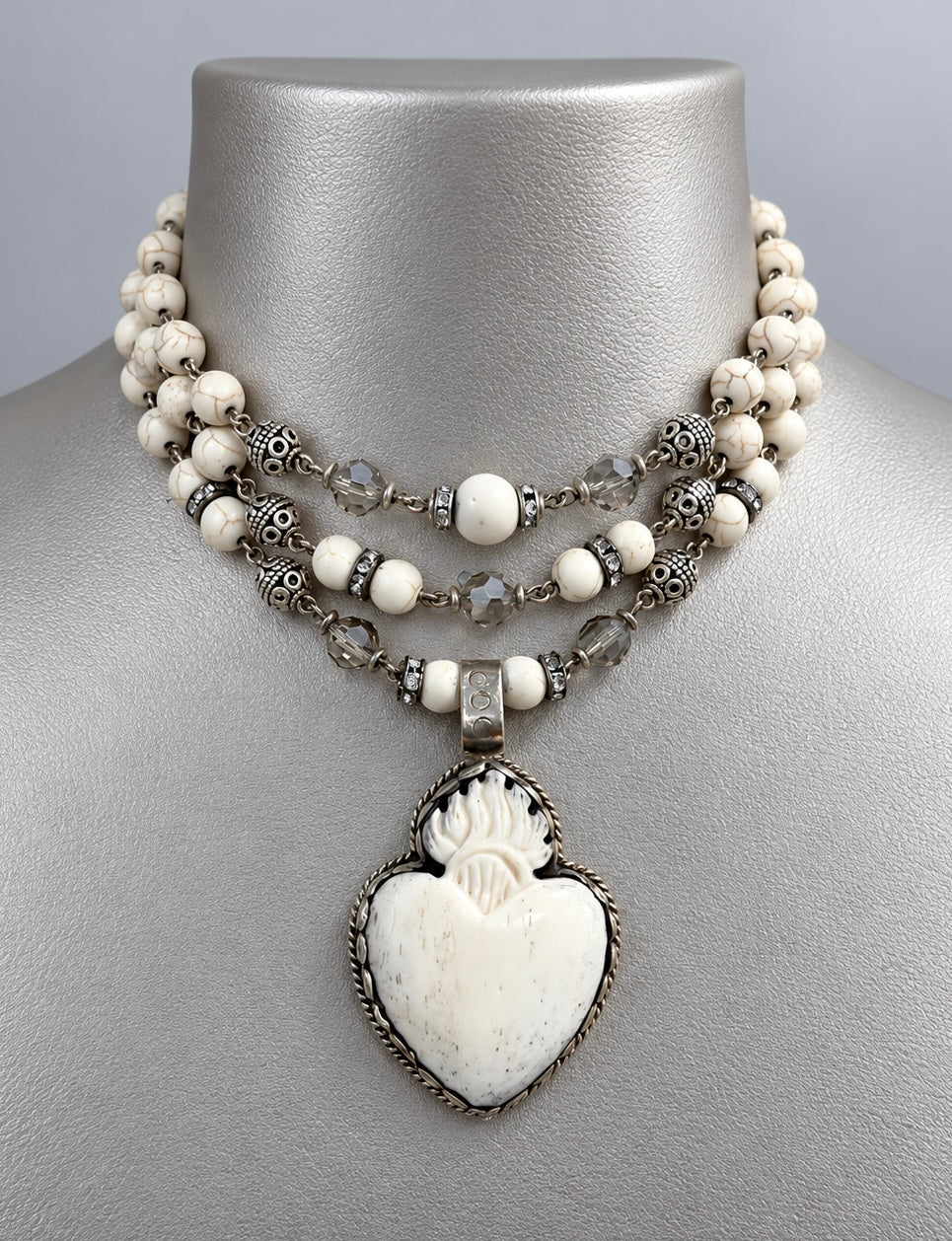 “Créme & Cristal” Choker Necklace