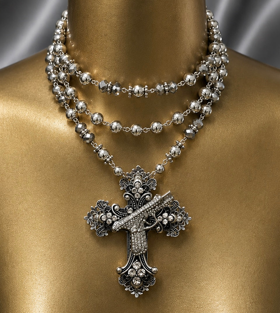 “La Belle Dangereuse” 3Dcross Choker
