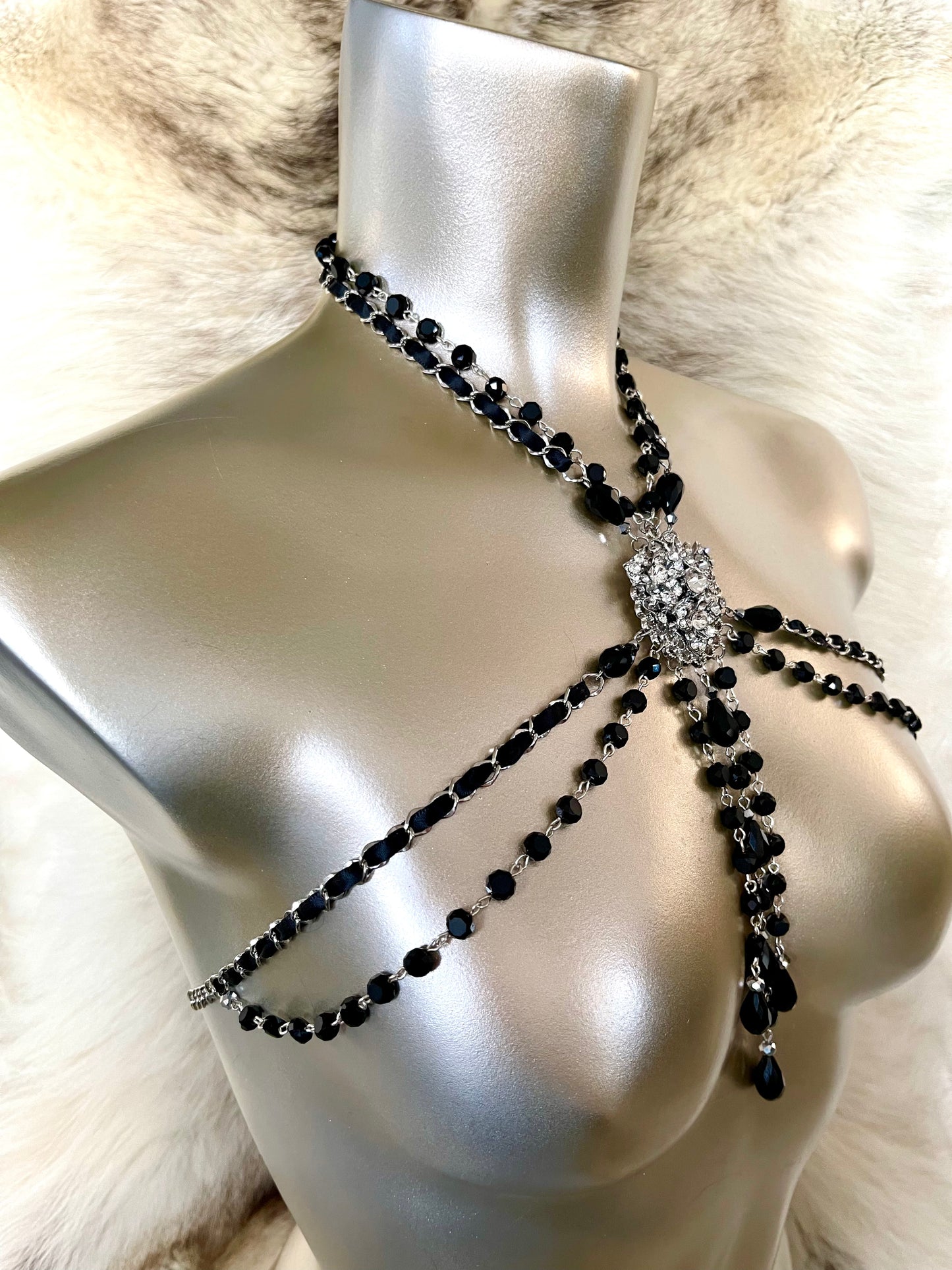 “Black Diamond” Décolletage Harness